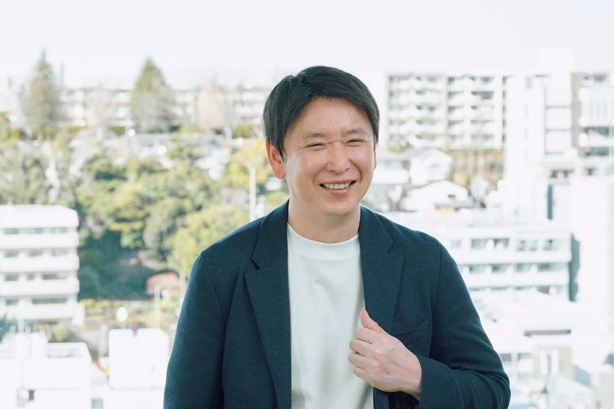 IT・デジタルサービスを手がける株式会社4COLORSへのお客様インタビュー写真。